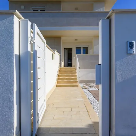 펜션 Fronte Mare House - 10 Min To Airport - Netflix